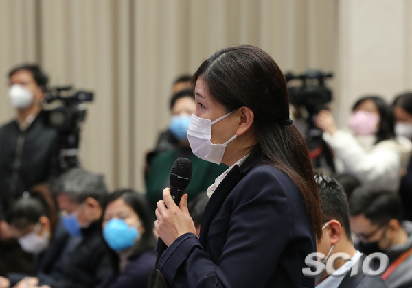 中央廣播電視總臺央視記者提問（焦非 攝）