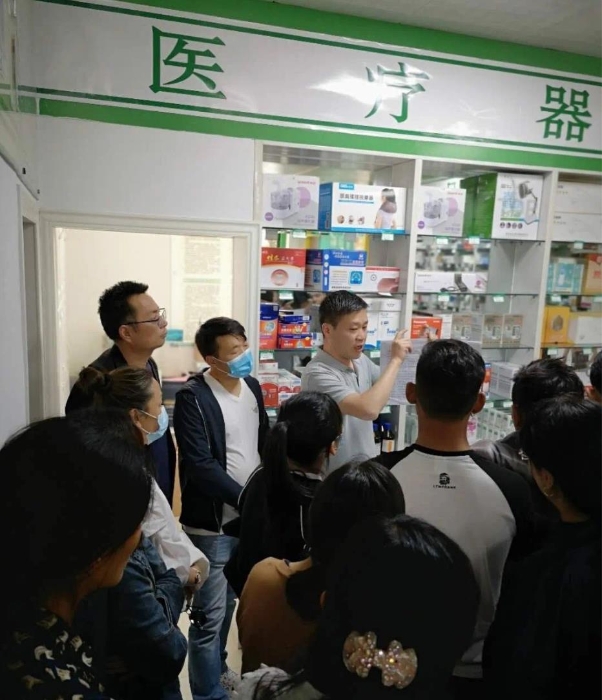 圖為黃南班學員在現場實訓   青海省藥監局供圖