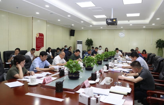 新疆維吾爾自治區藥監局黨組聽取全區醫療機構制劑室專項整治檢查情況匯報