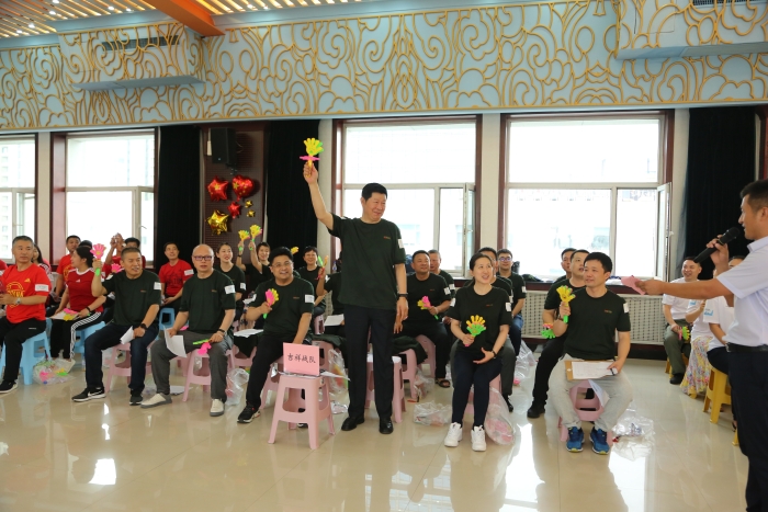 圖為“八一”趣味運(yùn)動(dòng)會(huì)現(xiàn)場