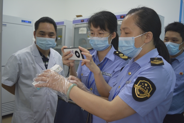 圖為檢查現場。