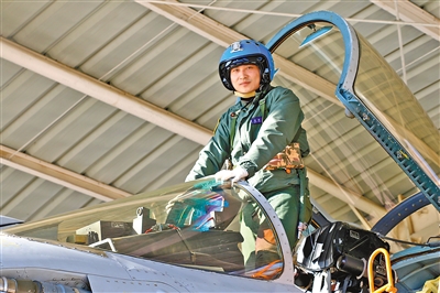 海軍某艦載航空兵部隊原一級飛行員張超。