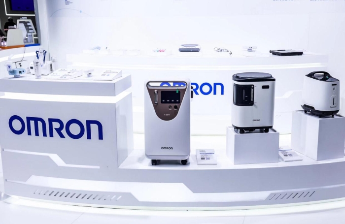 圖為創(chuàng)新智能健康管理終端——AIMMC小歐助手。