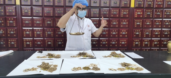 任宏亮工作照 任宏亮工作照