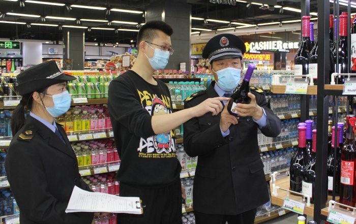 圖為檢查現(xiàn)場。