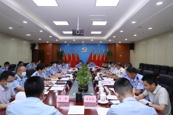 圖為新疆維吾爾自治區(qū)藥品行政執(zhí)法與刑事司法銜接工作聯(lián)席會議2022年第一次會議現(xiàn)場。