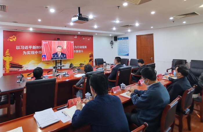 圖為北京市藥品監督管理局組織全體黨員干部集中觀看中國共產黨第二十次全國代表大會開幕會。(郭平川攝）