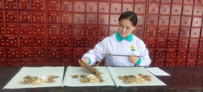 山東省泰安市寧陽縣泰安芝心堂醫藥連鎖有限公司郭振-工作照