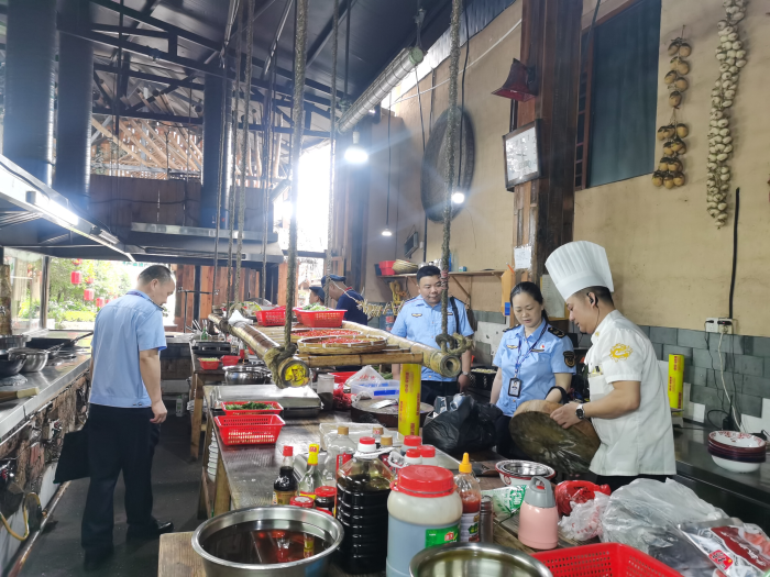 株洲：開展飛行檢查推動食品安全“兩個責任”落細落實