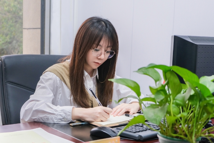 重慶市-西南藥業股份有限公司-肖七琪-工作照