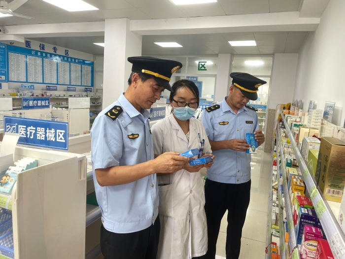 湖州南潯開(kāi)展藥品經(jīng)營(yíng)單位檢查1 湖州南潯開(kāi)展藥品經(jīng)營(yíng)單位檢查1