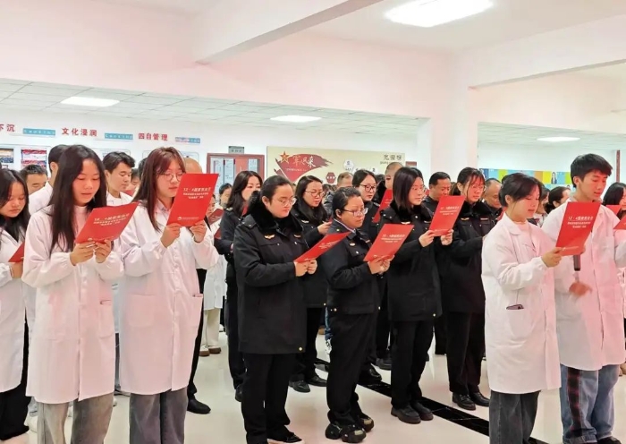 圖為晨讀憲法、共同傳唱《憲法伴我們成長》歌曲。