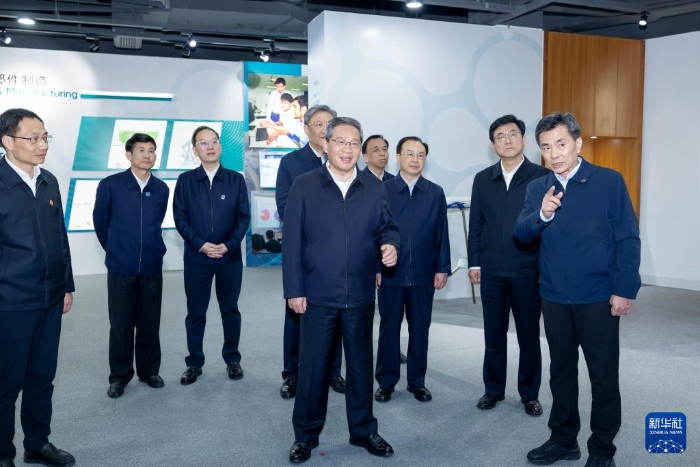 3月18日至20日，中共中央政治局常委、國務院總理李強在福建調研。這是3月19日，李強在廈門太古飛機工程有限公司，了解中國（福建）自由貿易試驗區廈門片區有關情況。新華社記者 劉彬 攝