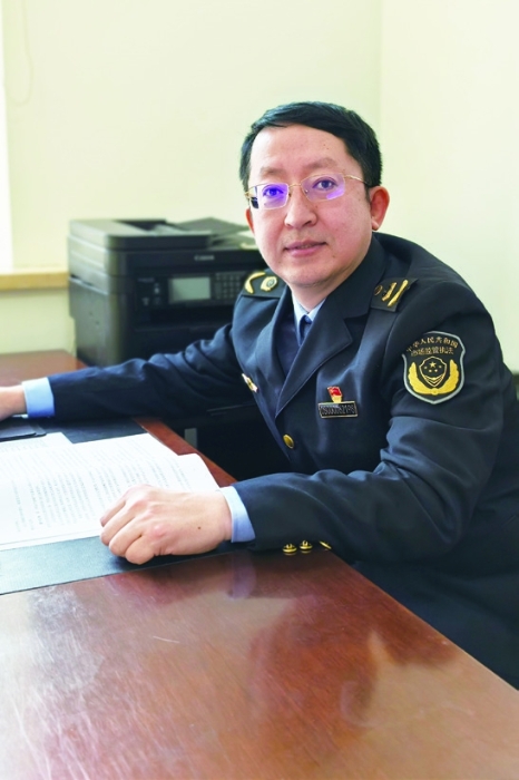 國家醫療器械檢查員，黑龍江省藥品審核查驗中心副主任齊鶴