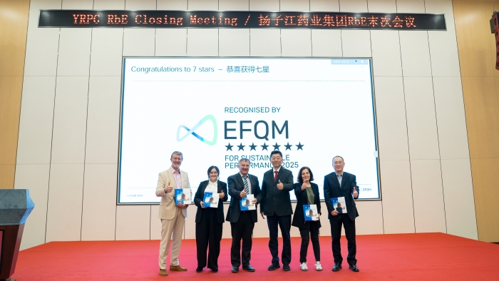 圖為EFQM RbE評審專家組在現場的合影。
