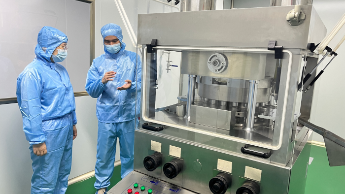 廣西藥監局技術專家到瑤浴粉生產企業進行技術指導 2