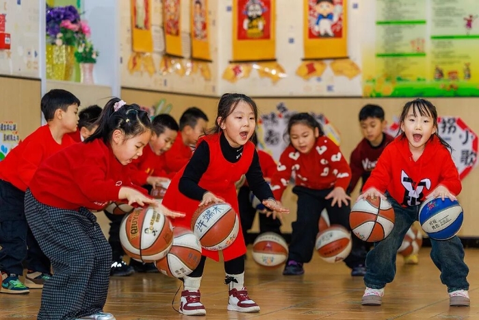 加強初婚初育家庭住房保障