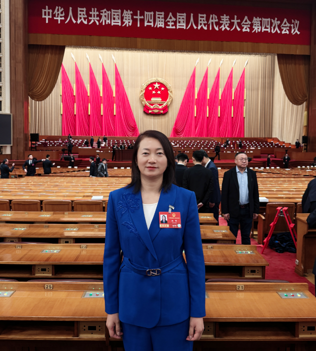 全國人大代表、步長制藥副董事長趙菁